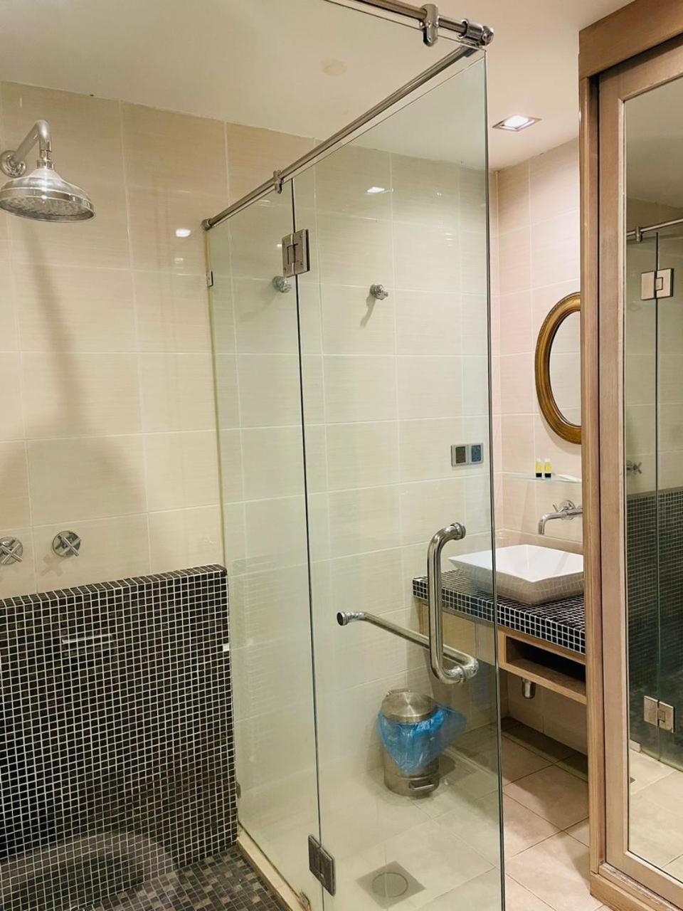 Hotel Indulgence Living Ipoh Esterno foto