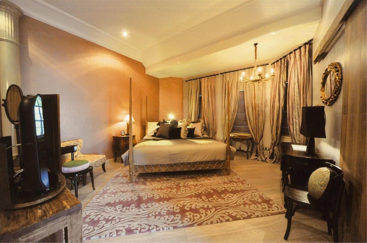 Hotel Indulgence Living Ipoh Esterno foto