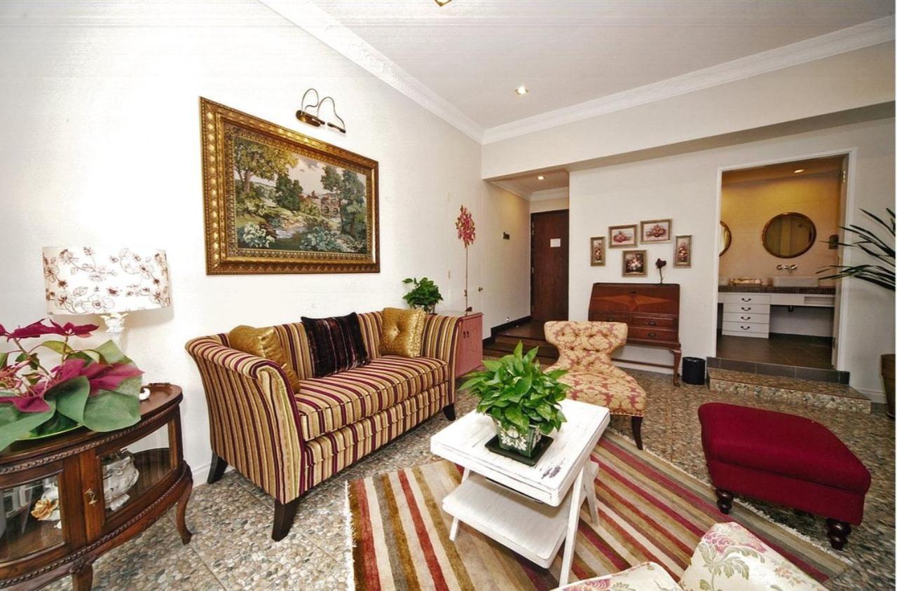 Hotel Indulgence Living Ipoh Esterno foto