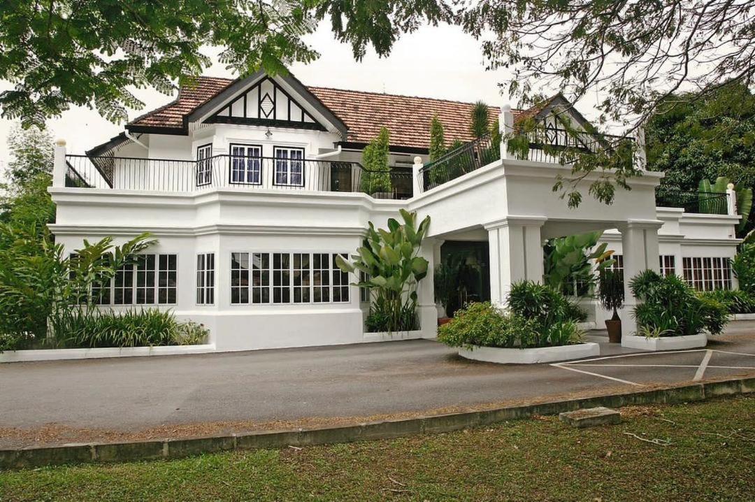 Hotel Indulgence Living Ipoh Esterno foto