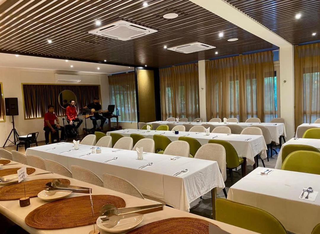 Hotel Indulgence Living Ipoh Esterno foto