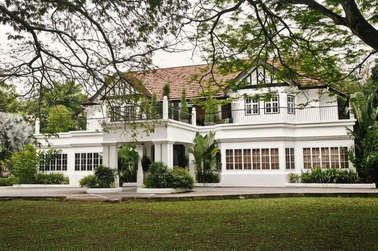 Hotel Indulgence Living Ipoh Esterno foto