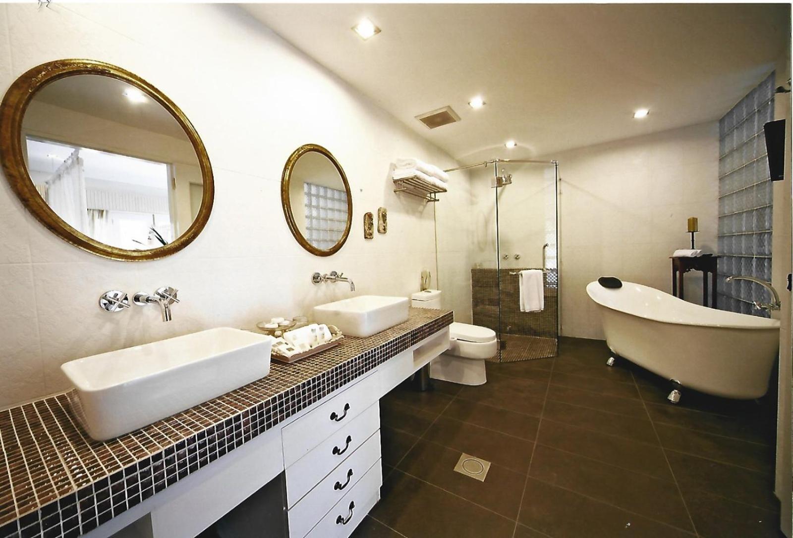 Hotel Indulgence Living Ipoh Esterno foto