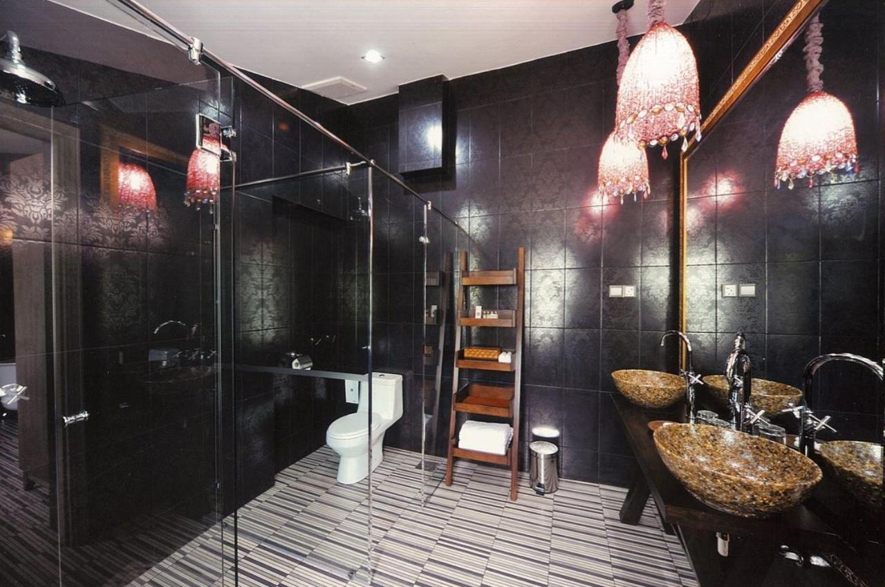 Hotel Indulgence Living Ipoh Esterno foto